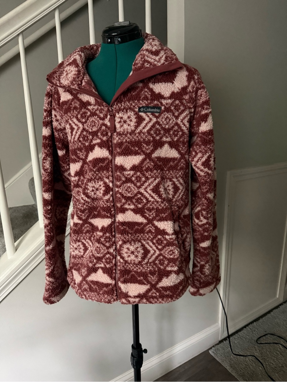 Columbia Women's Rose-Tone Geometric Teddy Jacket Gorpcore Fall Winter Hiking
